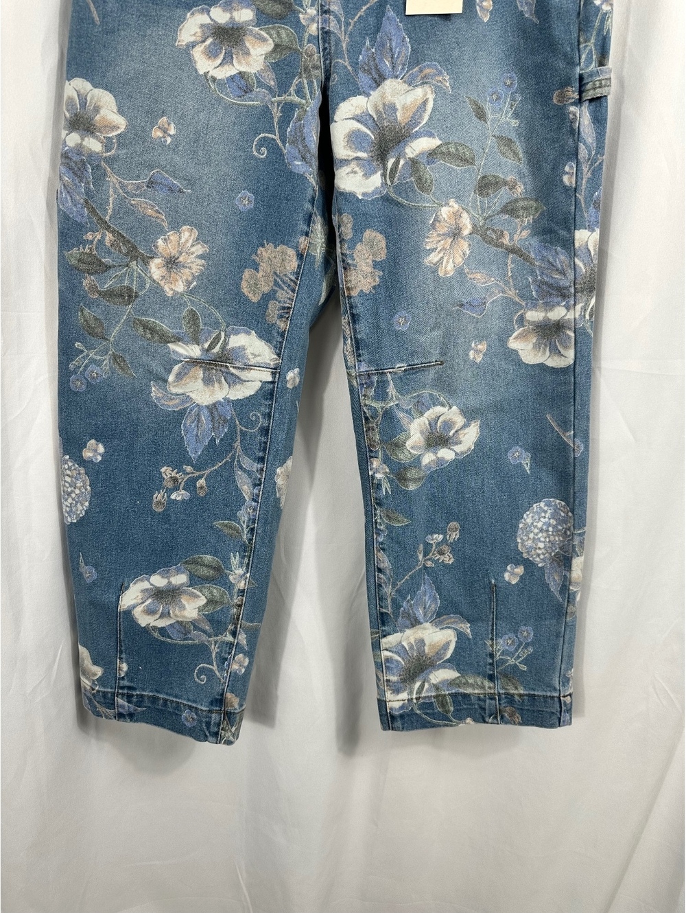 Flamingals Women's Floral Print Denim Carpenter Pants Size Large - Picture 2 of 10